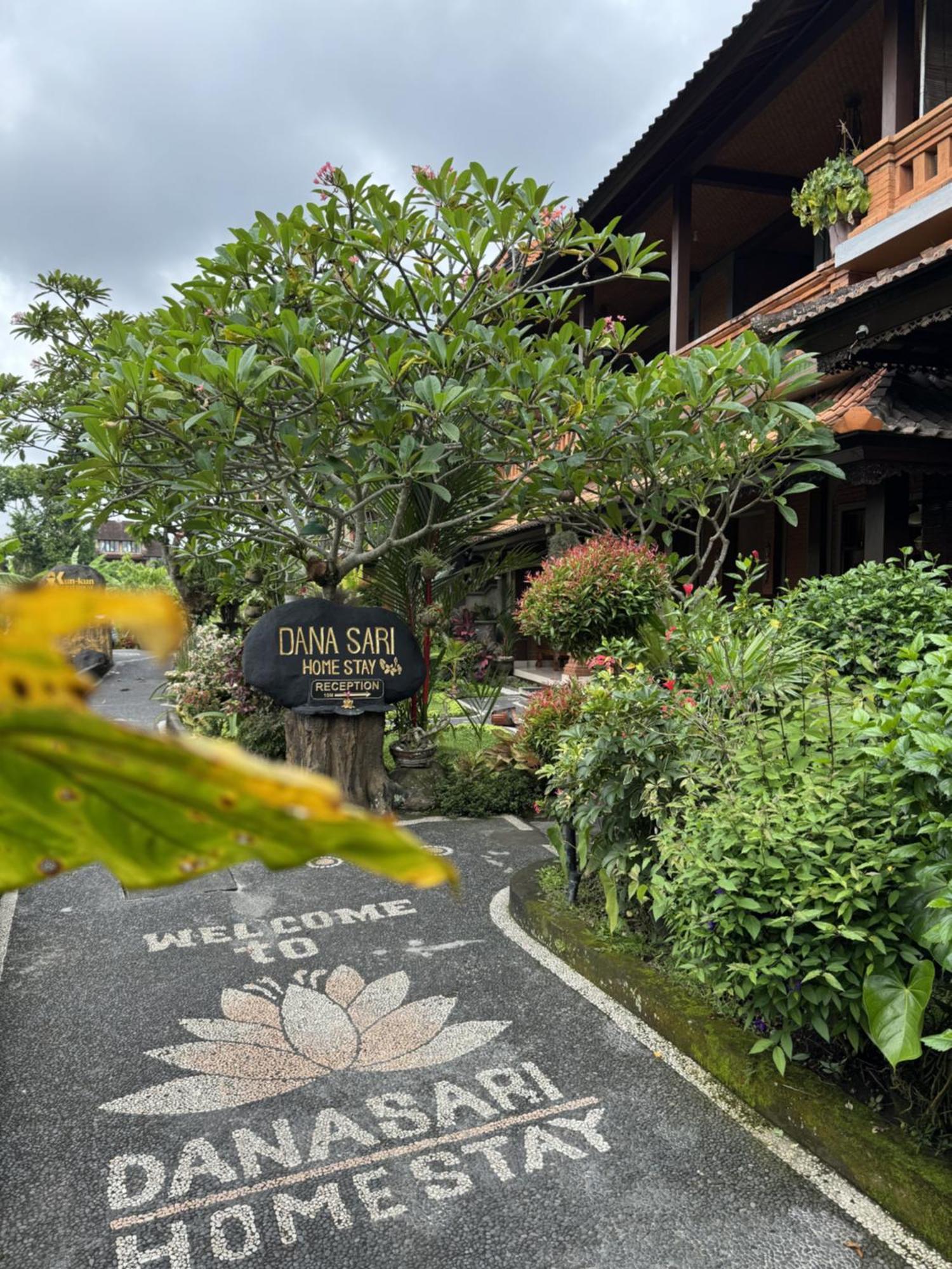 Danasari Homestay อูบุด ภายนอก รูปภาพ
